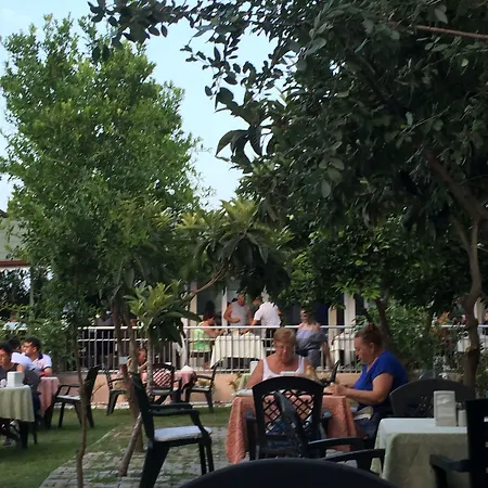Elis Hotel 3*