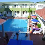 Elis Hotel