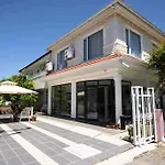 Elis Hotel Side
